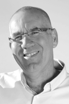 אורי שכטר